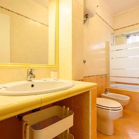 Pulcinella - Chic E Comfort In * 那不勒斯